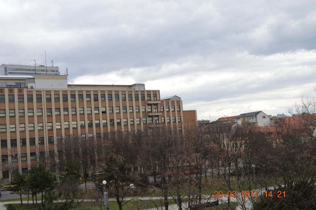 Apartment Accommodation Up To 17 Братислава Екстер'єр фото