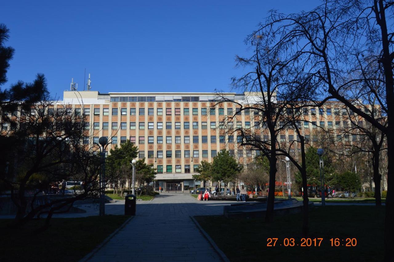Apartment Accommodation Up To 17 Братислава Екстер'єр фото